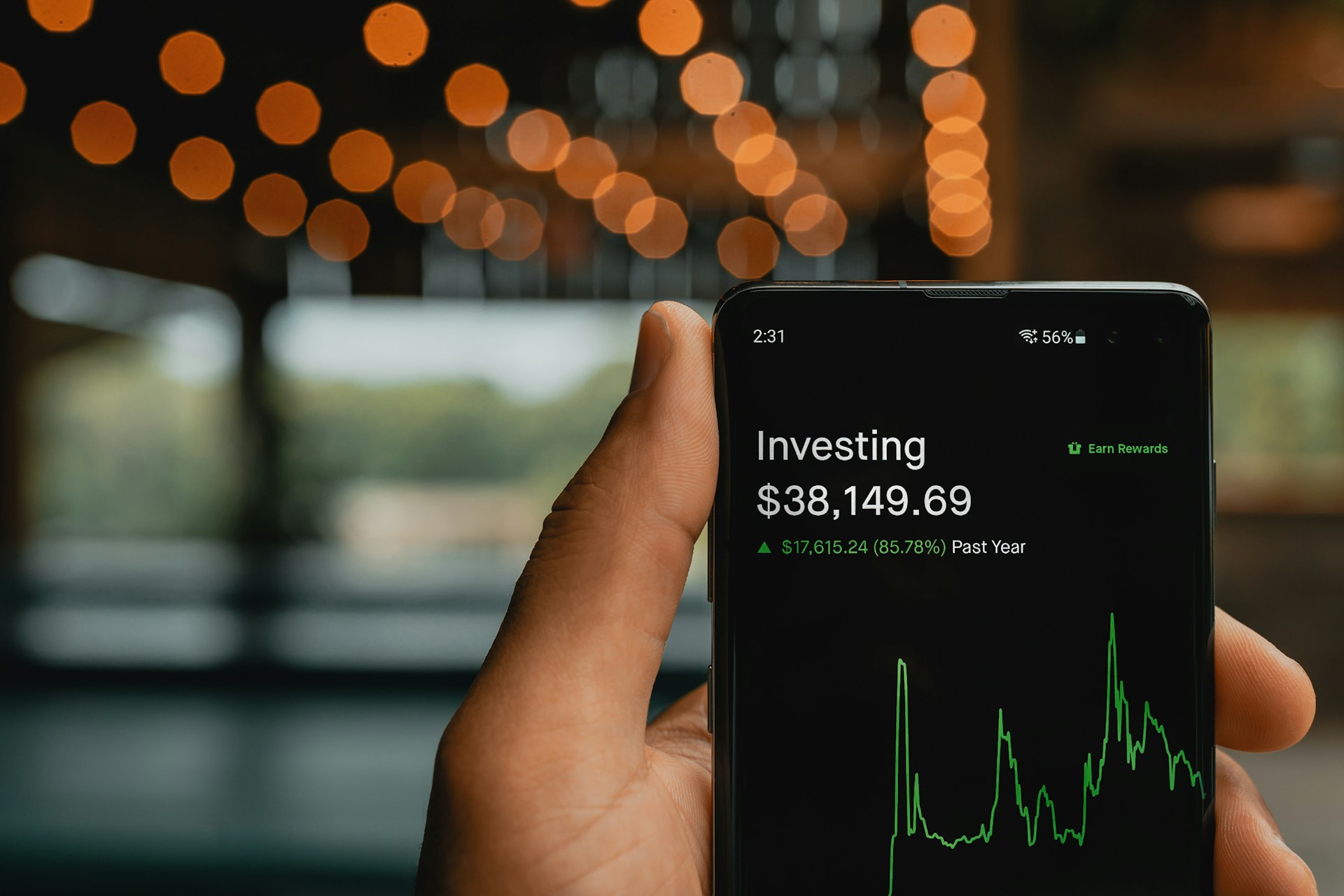 How Fair Value Investing Compares to Growth Investing in 2025