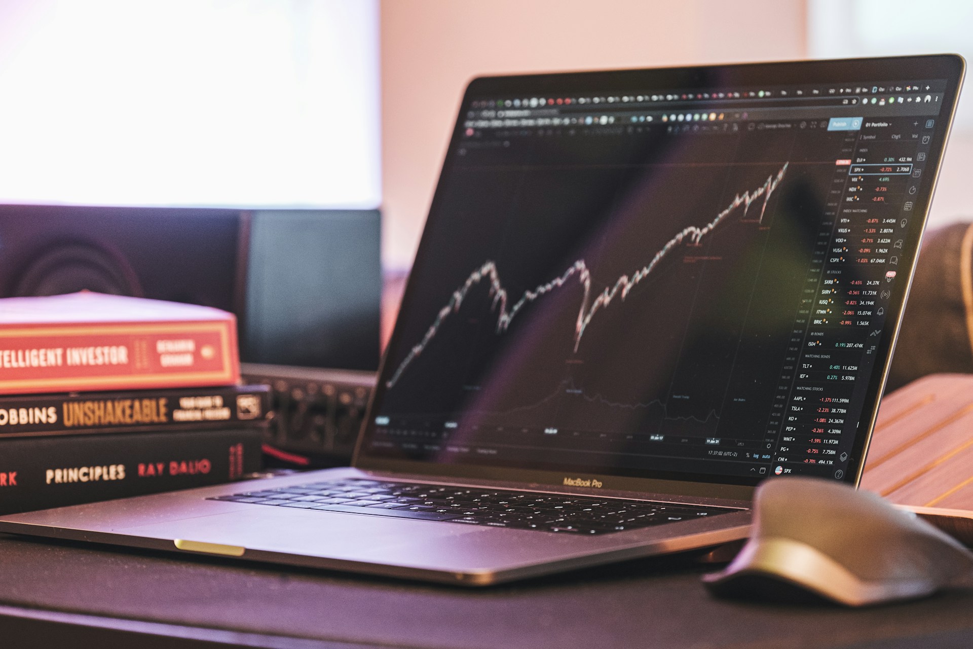 Intrinsic Value vs Market Price: What Should Investors Trust More?
