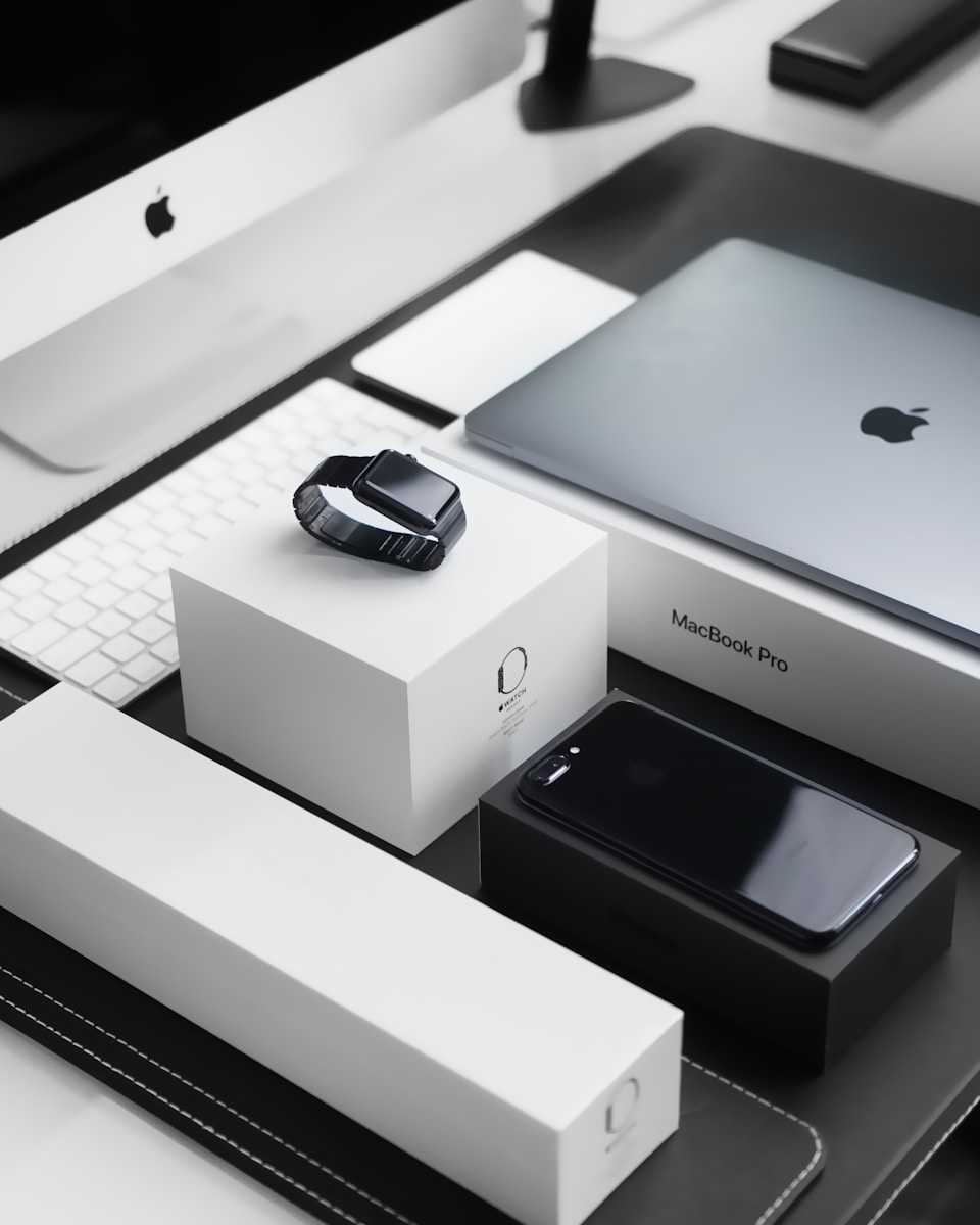 Apple Tariffs: Investment Moves & Trump Deals Shaping AAPL’s Future