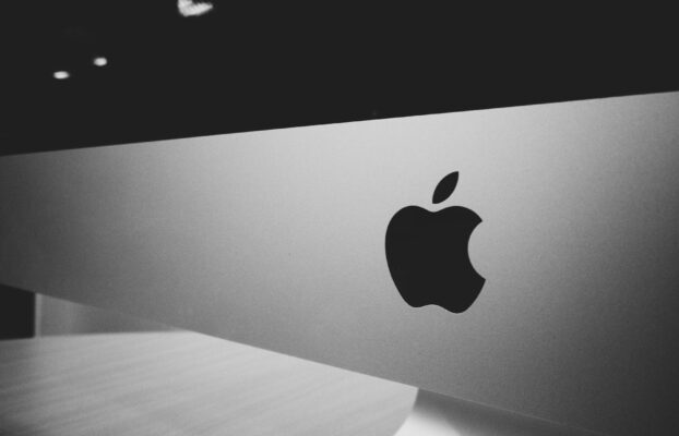 Apple AI Revolution: Innovation Boost or Valuation Trap for Investors