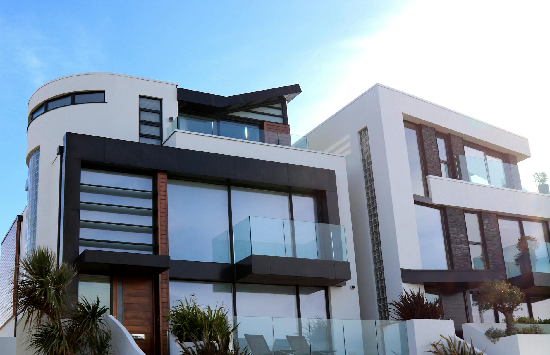 Decoding Fair Value: Real Estate, Bonds, Options & Derivatives